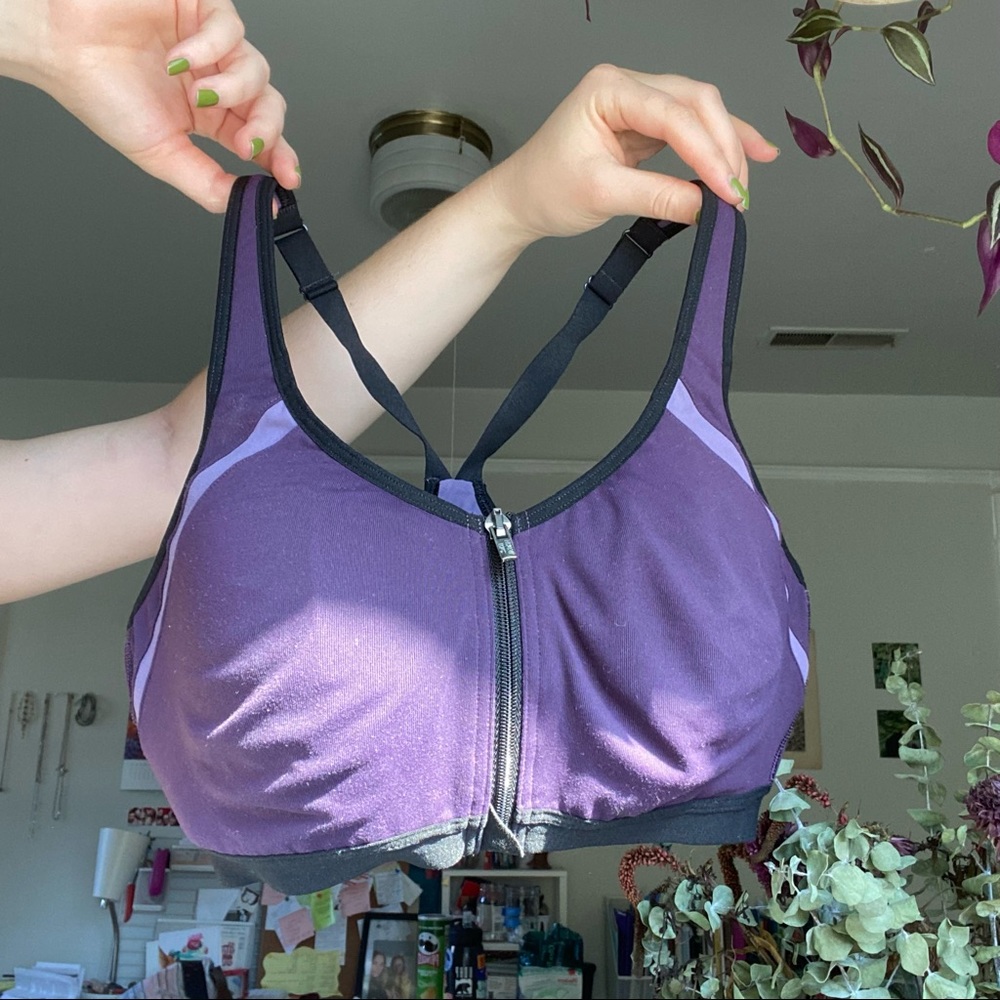 Victoria’s Secret underwire sports bra